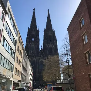 Апартаменты Am Dom, Кёльн